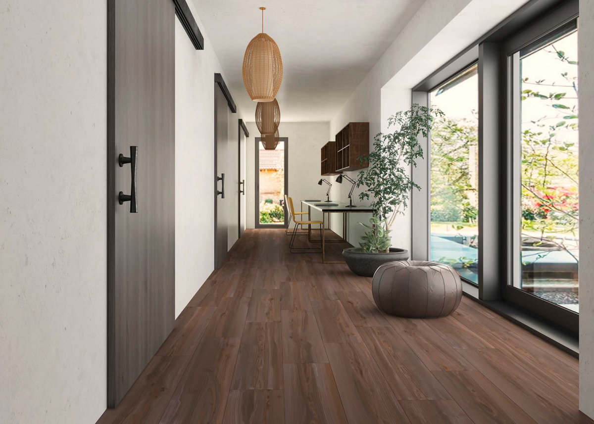 Hard-wearing wooden floor in the porcelain stoneware hallway 