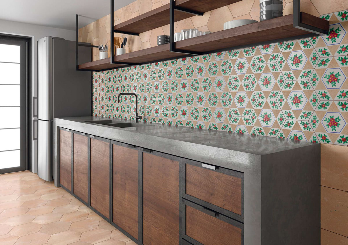 cocina rustica con azulejos hexagonales con flores