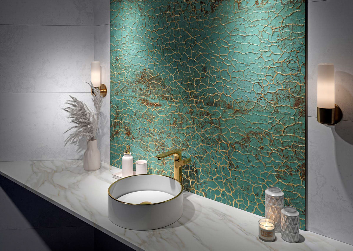 Pared baño azulejos con relieve colección Zinc de Apavisa